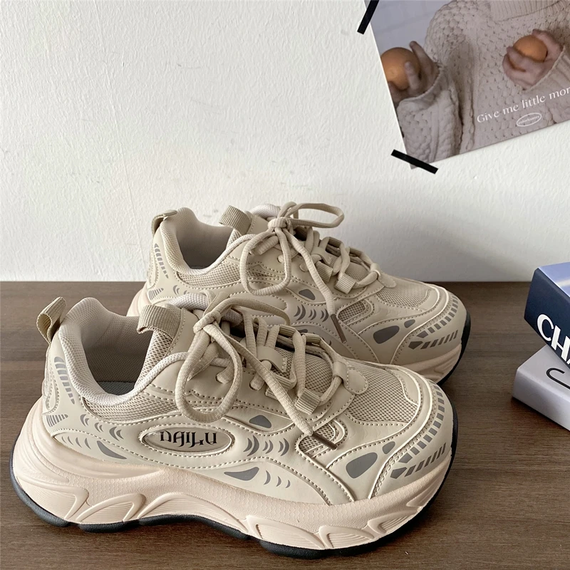 

retro sports and leisure shoes for women in spring 2024 new thick soled and high height dad shoes lightweight running shoes
