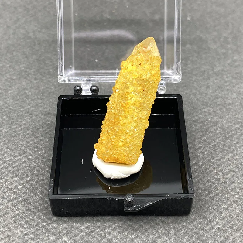 100%  Natural citrine Mineral Specimens Stones and Crystals Healing Crystal from China Box size:35*35*35mm