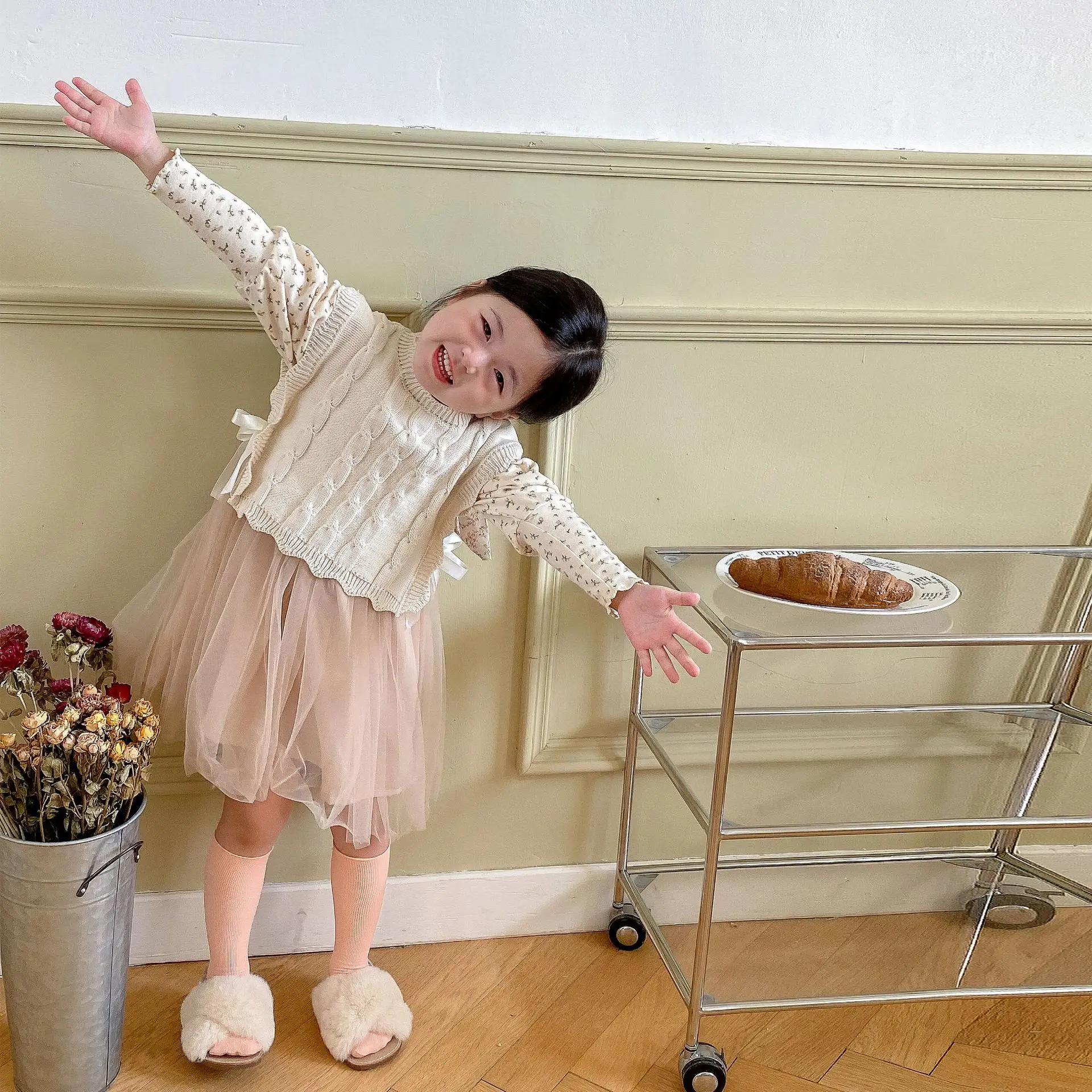Korean Style Children Knit Vest for Girls Autumn Winter Sleeveless Waistcoat Jacket Fashion Loose Vest Coat QZ303 children vest