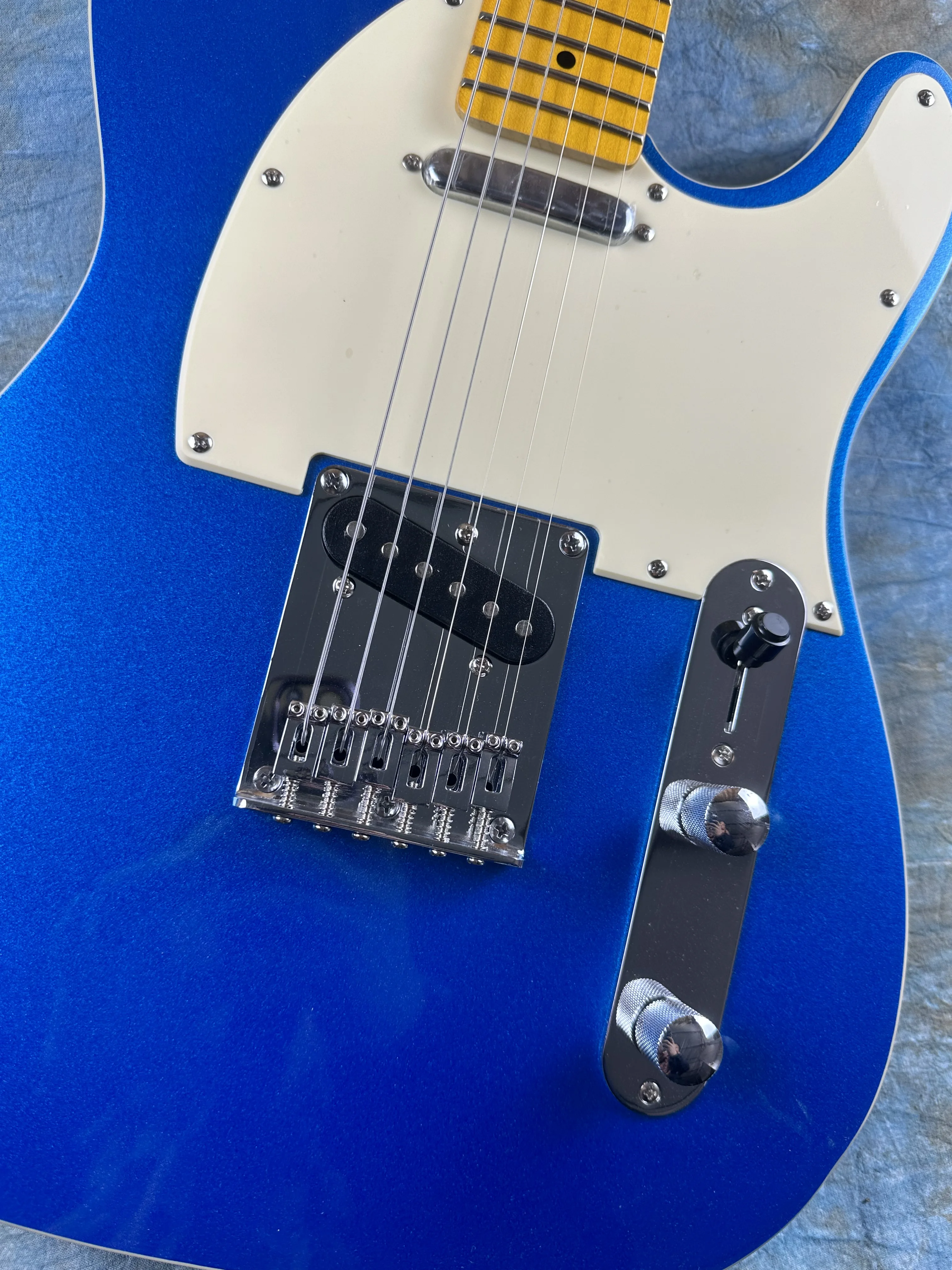 Telecast Electric Guitar Imported alder wood body shining blue and silver all over sandwich lightning package electric guitar electric guitar kit
