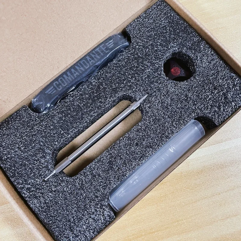 스팟 C40 범용 액세서리 |   레드 클릭스 |   초미세 나사형 스핀들 노브 세트, 별도의 빨간색 축