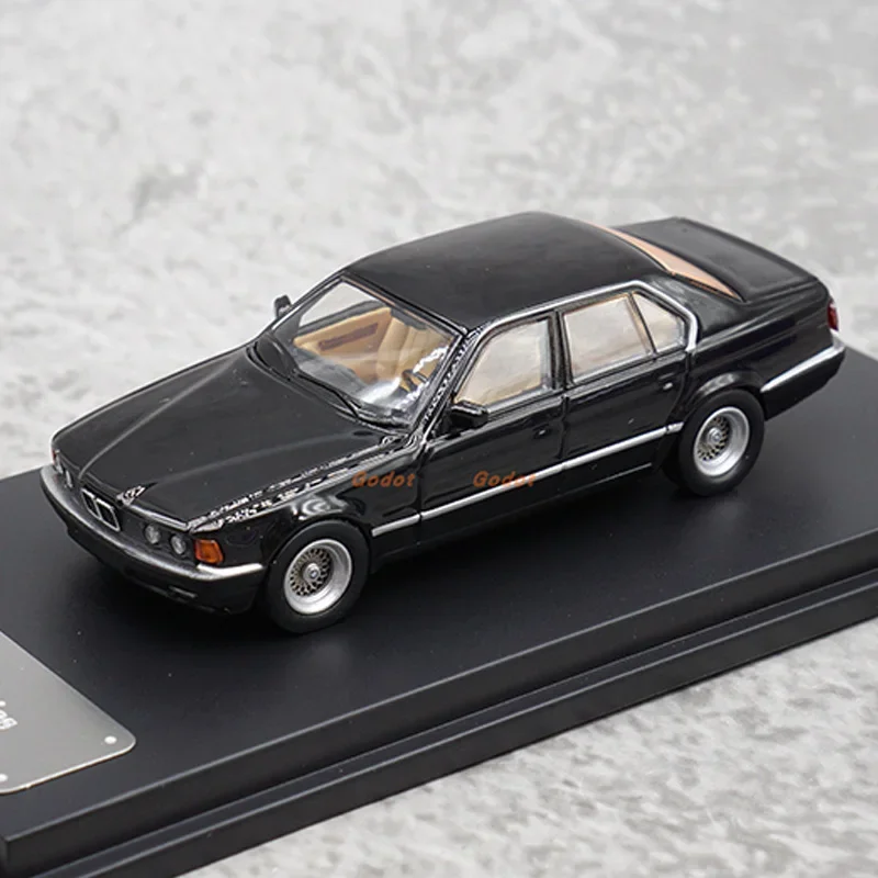 

dcm 1:64 Scale Diecast Alloy 7 Series E32 730i Toys Vintage Cars Model Classics Adult Collectible Souvenir Gifts Static Display