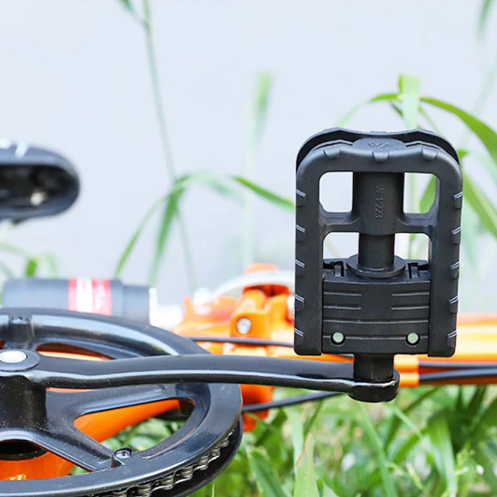 Universal Bicycle Platform Pedals with Reflector Mountain Road Bike Pedal for Folding Bike Electric Vehicle Riding Accessories