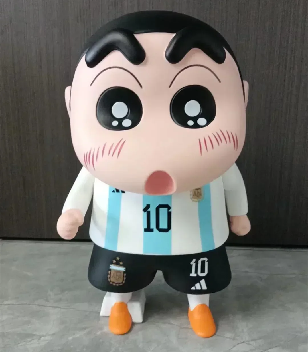 thumbnail image 1 of Figuras de Crayon Shin-chan, serie periférica, modelo de coche, adorno, colección de muñecas, decoración, anime, edición limitada, regalos de cumpleaños y Navidad, 1 of 5