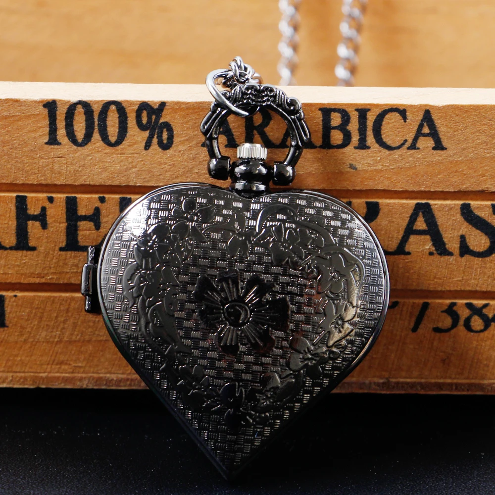 Рисунок 3 - Черное винтажное изысканное ожерелье в форме сердца