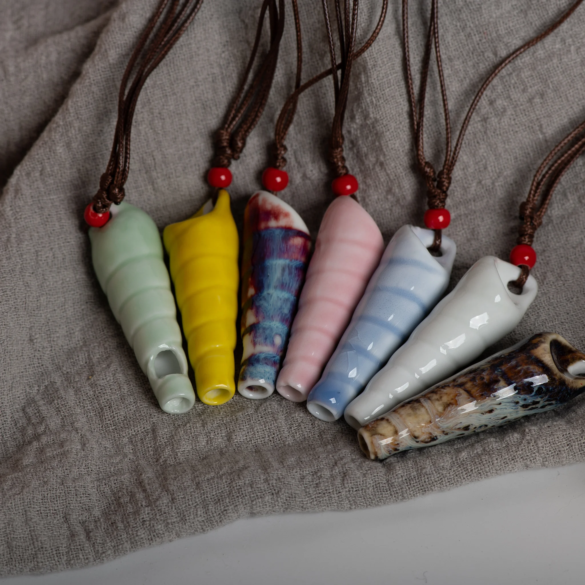 Handgefertigte Keramik-Muschelpfeifen-Halskette, verstellbar, kreativer Muschel-Anhänger, handwerklicher Schmuck, einzigartiges Geschenk für Frauen und Kinder – Detail 1