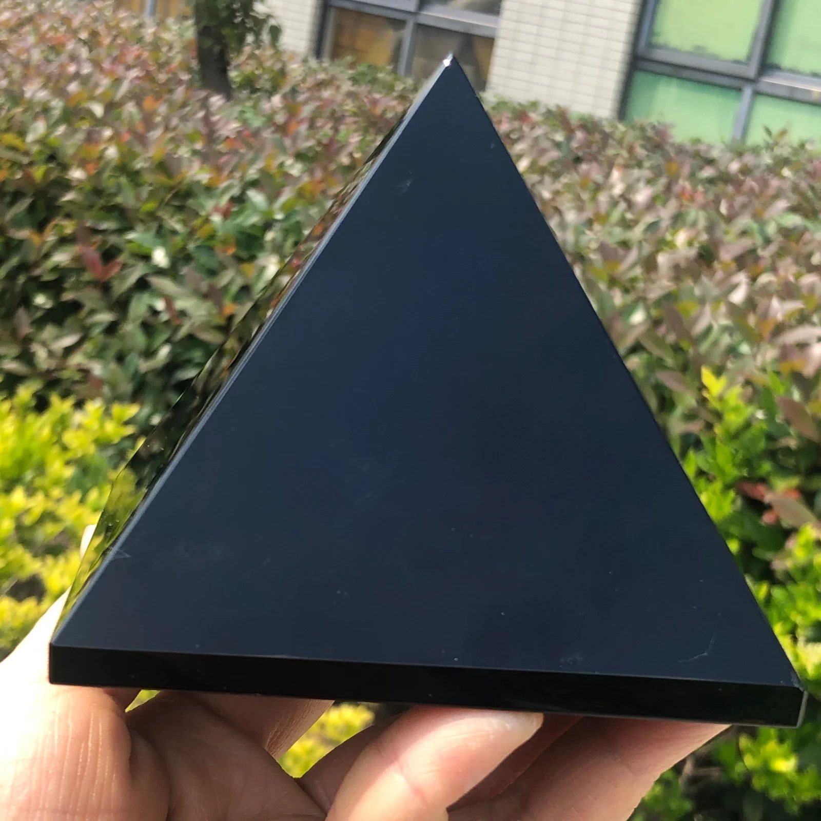 

Natural Beautiful Obsidian Pyramid Polished Reiki Stone Healing Home Decoration
