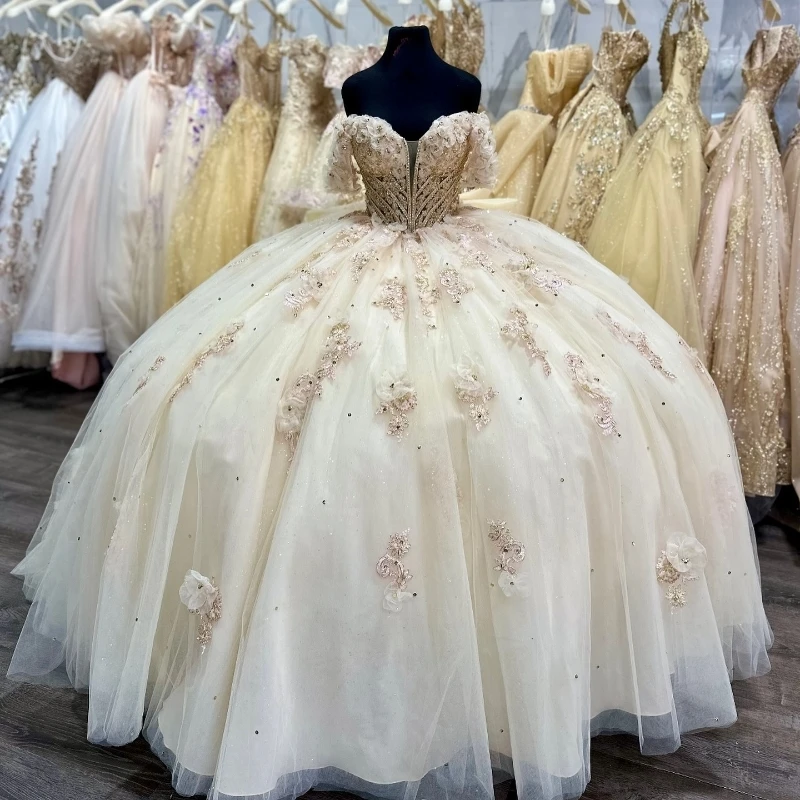 

Light Champagne Quinceanera Dress Off The Shoulder Lace Applique Sequins Beading Tull Mexican Sweet 16 Vestidos De XV 15 Anos