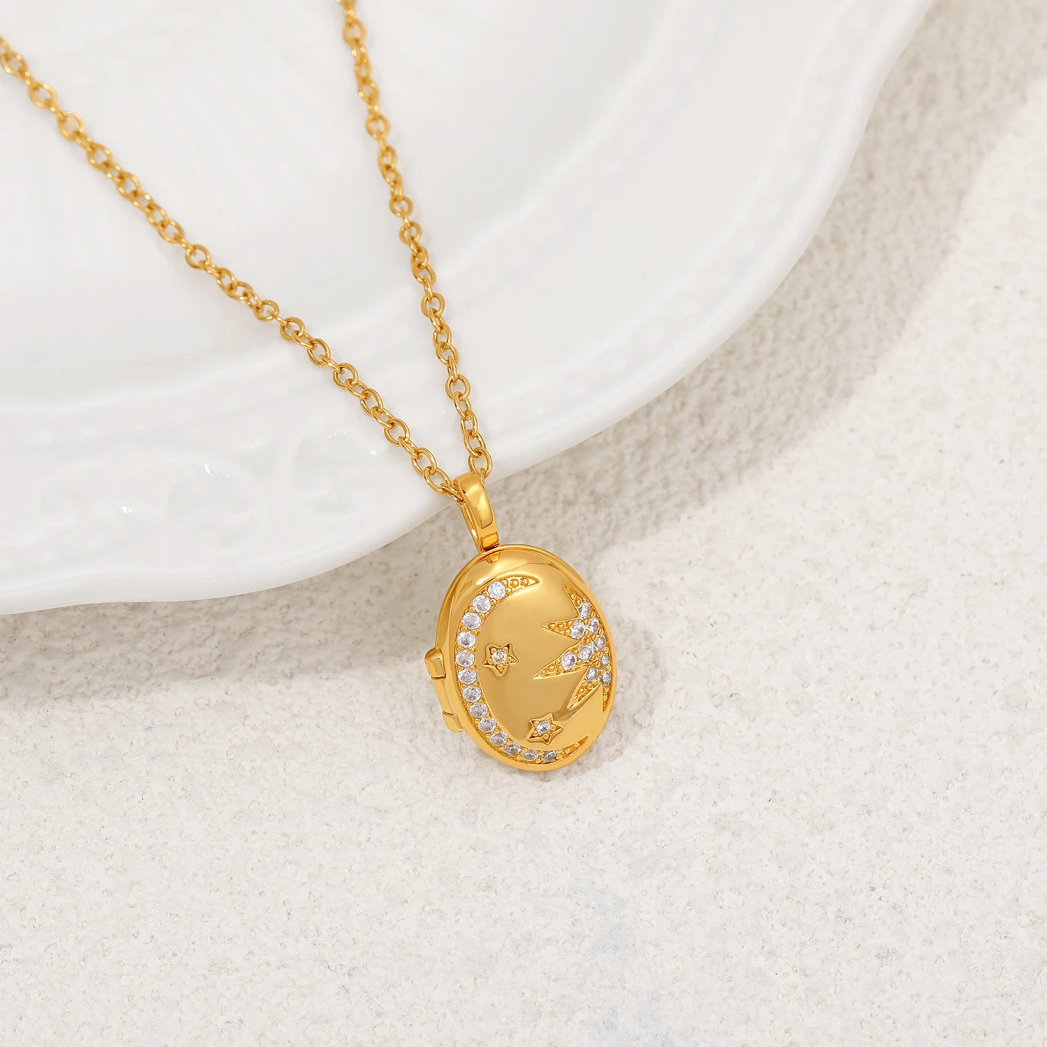 Exquisite Sun Moon Star Open and Close Photo Frame, Photo Album, Women's Necklace Waterproof Stainless Steel Gold Color Jewelry