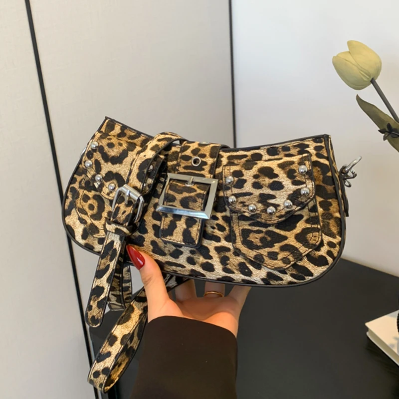 

Дизайнерская сумка-Кроссбоди с заклепками и полумесяцем из искусственной кожи, винтажная сумка через плечо с леопардовым принтом в стиле панк и сумочкой, лето 2024