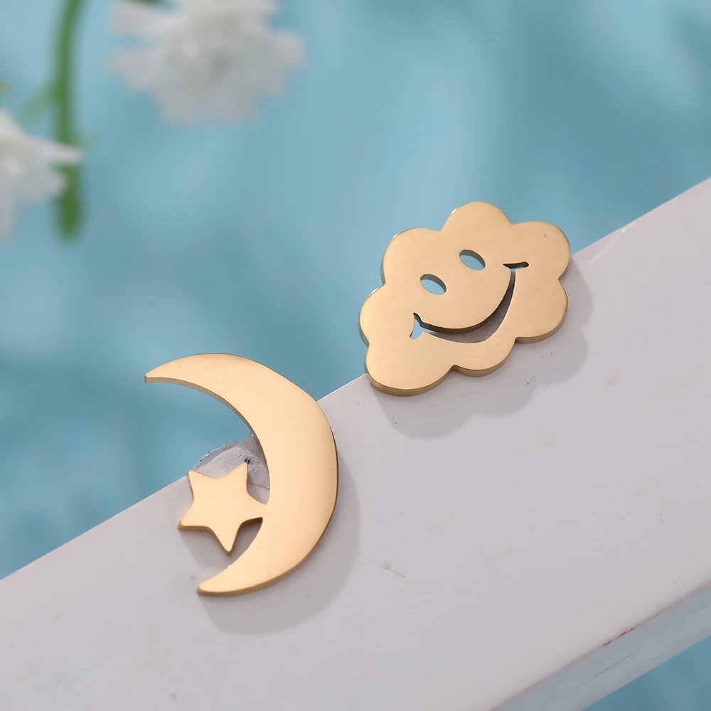 5Pcs Snowflake Star Smile Cloud Crescent Moon Orecchini A Bottone Per Le Donne Adorabili Gioielli In Acciaio Inossidabile Regali Squisiti Best Friend