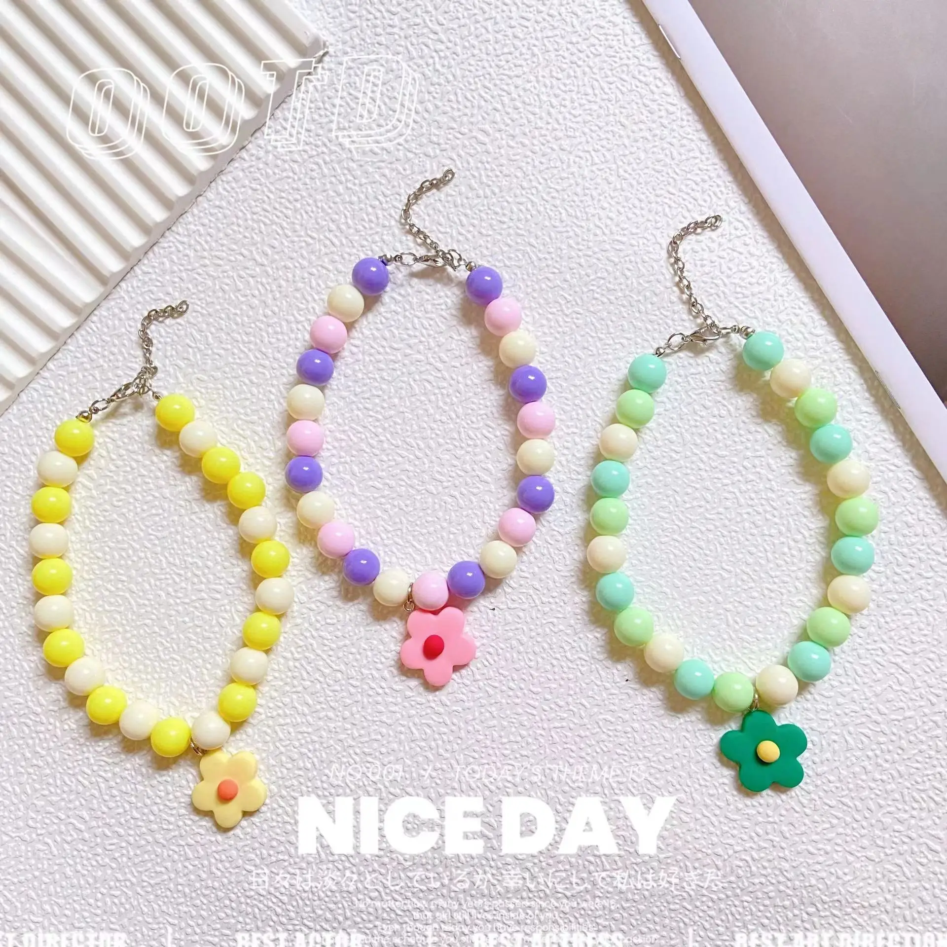 

Candy Color Beads Chain Dog Cat Necklace Collar with Flower Pendant Adjustable Fashion Jewelry Accessories for Small Dogs Puppy