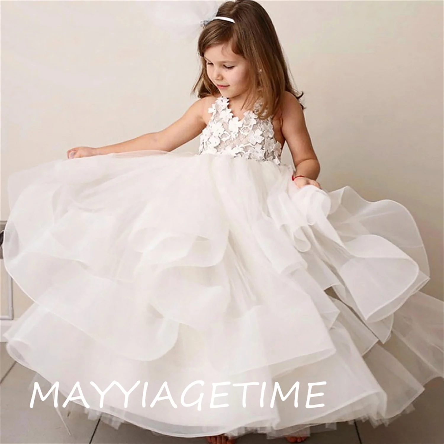 

Ball Gown Flower Girl Dresses 2020 Tiered White First Communion Dresses For Girls Long Pageant Gowns
