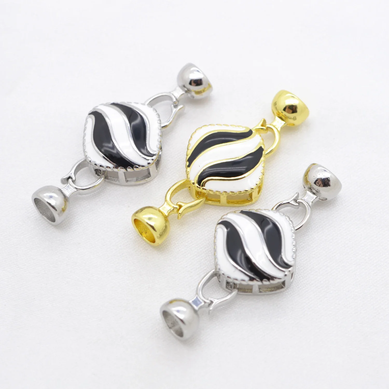 

Candy Shape Fastener Buckle Connector Clasp Zebra Style Jewelry Materials for DIY Bracelet Necklace Laying Enamel Parts 3 Pcs