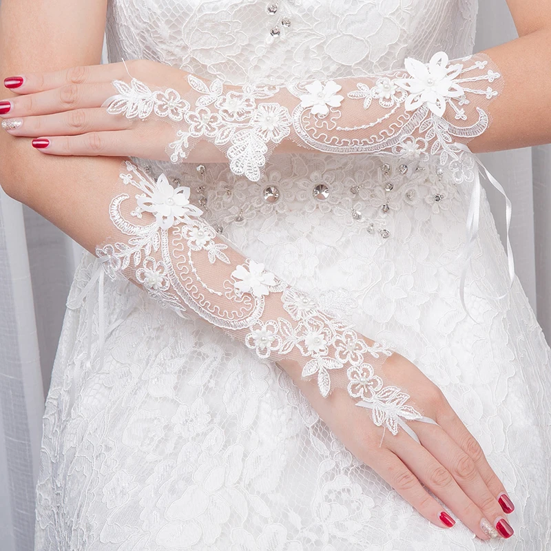 

1 Pair White Bridal Gloves Elegant Pearl Lace Glove Beautiful Wedding Accessories Women Wedding Fingerless Gloves Sexy Mittens