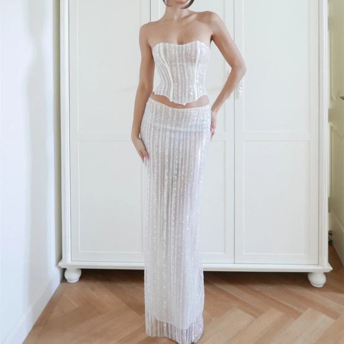 

Женский комплект из 2 предметов для отпуска, бандажный укороченный топ-бандо с открытой спиной и эластичная длинная юбка, уличная одежда, 2023