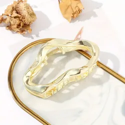 Elegant Cloud - Shaped Metal Hair Clip - Stylish Anti - Slip Fashion Accessory (Gold)