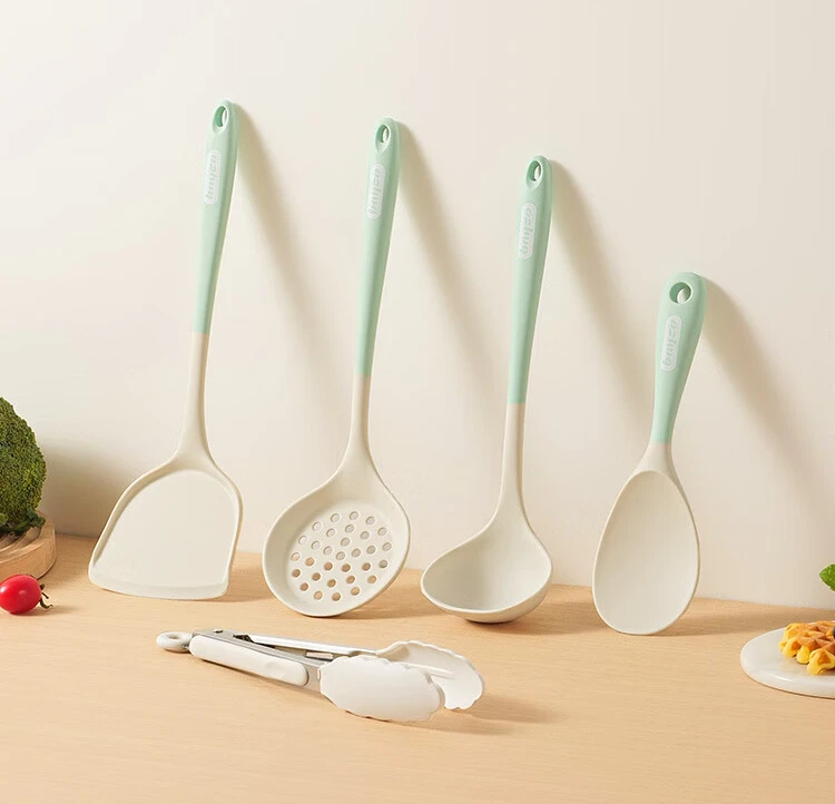Description Picture 2 of item5pcs silicone spatula set for household use, non stick pot, baby food special spatula and spoon combination kitchen gadgets