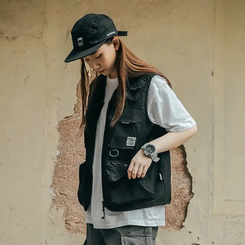 thumbnail image 1 of Chalecos par mujeres diseño de bolsillo Cargo nuevos adolescentes estilo japonés sin mangas Universidad Unisex verano prendas de vestir ropa gran oferta Harajuku, 1 of 5