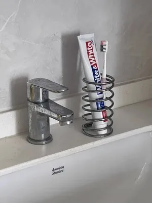 Creative Stainless Steel Metal Toothbrush Holder Rack Bathroom Toothware Toothpaste Makeup Brush Storage Decoration Storage Rack 5