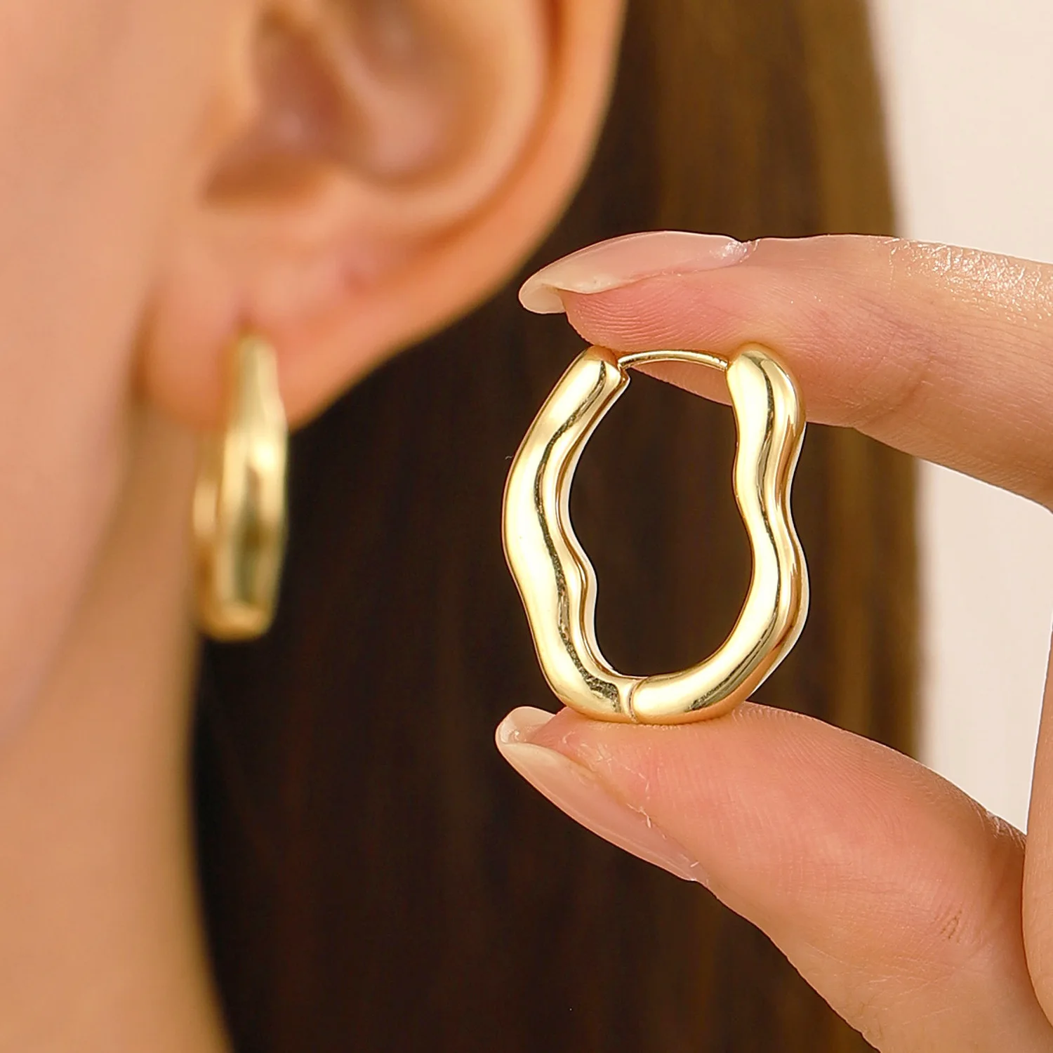 Vintage Gold Color Irregular Circle Earrings For Women Metal Earing Jewelry 2024 Trending Pleated Round Hoop Earrings Pendientes