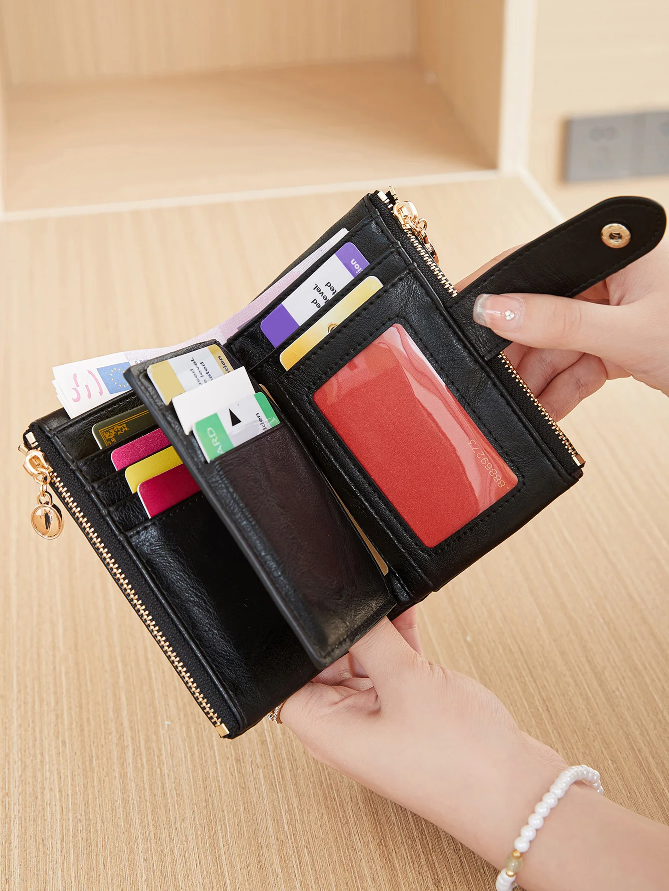 Minimalist Women's Wallet Image 15