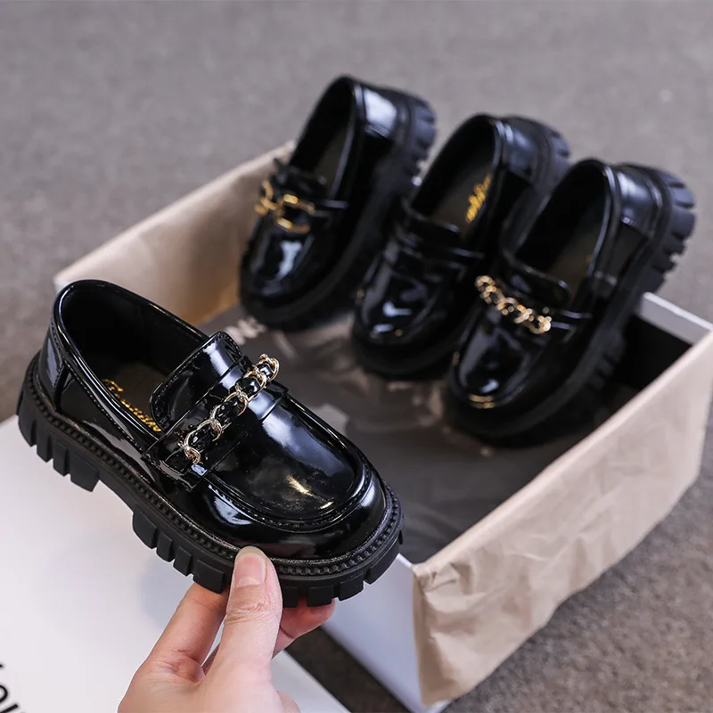 Princess Shoes 2022 Spring Black Loafers Baby Boys School Shoes Metal Kids Fashion Casual PU Glossy Children Cute Mary Janes New Princess Shoes 2022 Spring Black Loafers Baby Boys School Shoes Metal Kids Fashion Casual PU Glossy Children Cute Mary Janes New
