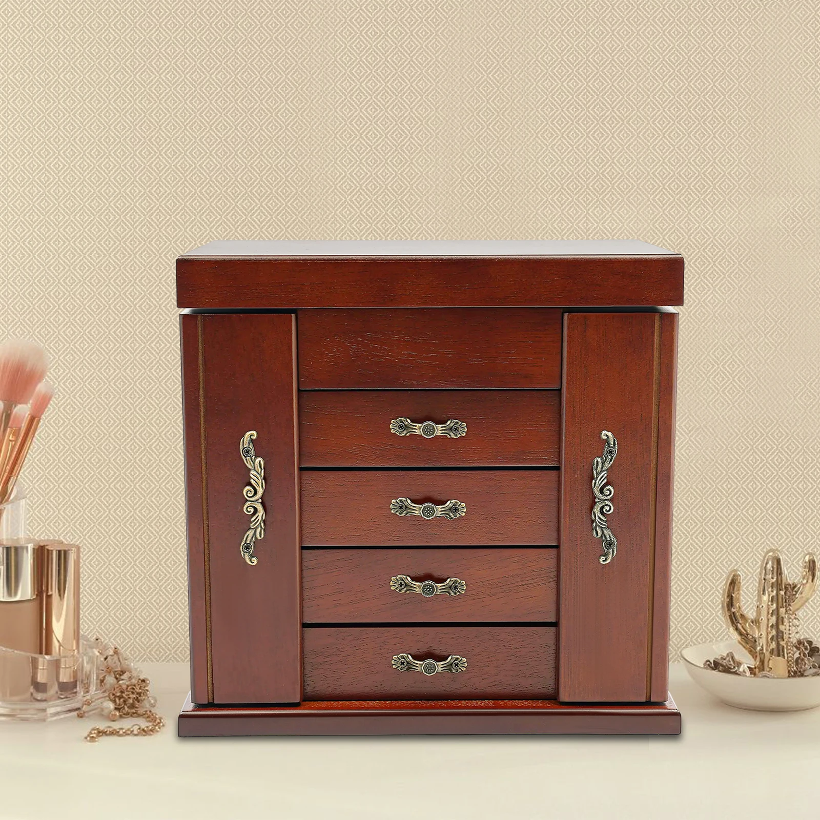 Détails des finitions, poignées et matériaux de la boîte à bijoux