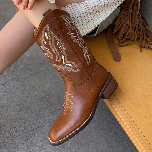 Botas vaqueras de media caña para mujer, occidentales punta ancha hasta la de cuero bordado, novedad _ AliExpress Mobile