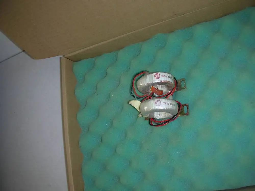 

1 шт.★Трансформатор тока ALLEN BRADLEY 25645-021-01