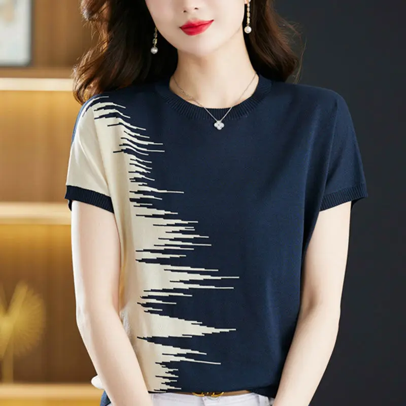 

Elegant and Fashionable Round Neck Women's 2024 Summer Patchwork Screw Thread Casual Color Block Ice Silk Short Sleeved Sweater