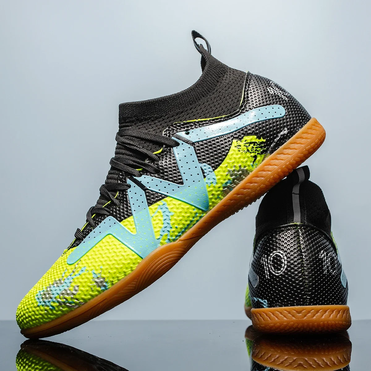 Professional Indoor Soccer Boots Man Futsal Cleats Adult Football Shoes Durable Comfortable Non Slip Training Sneakers Teenagers football shoes