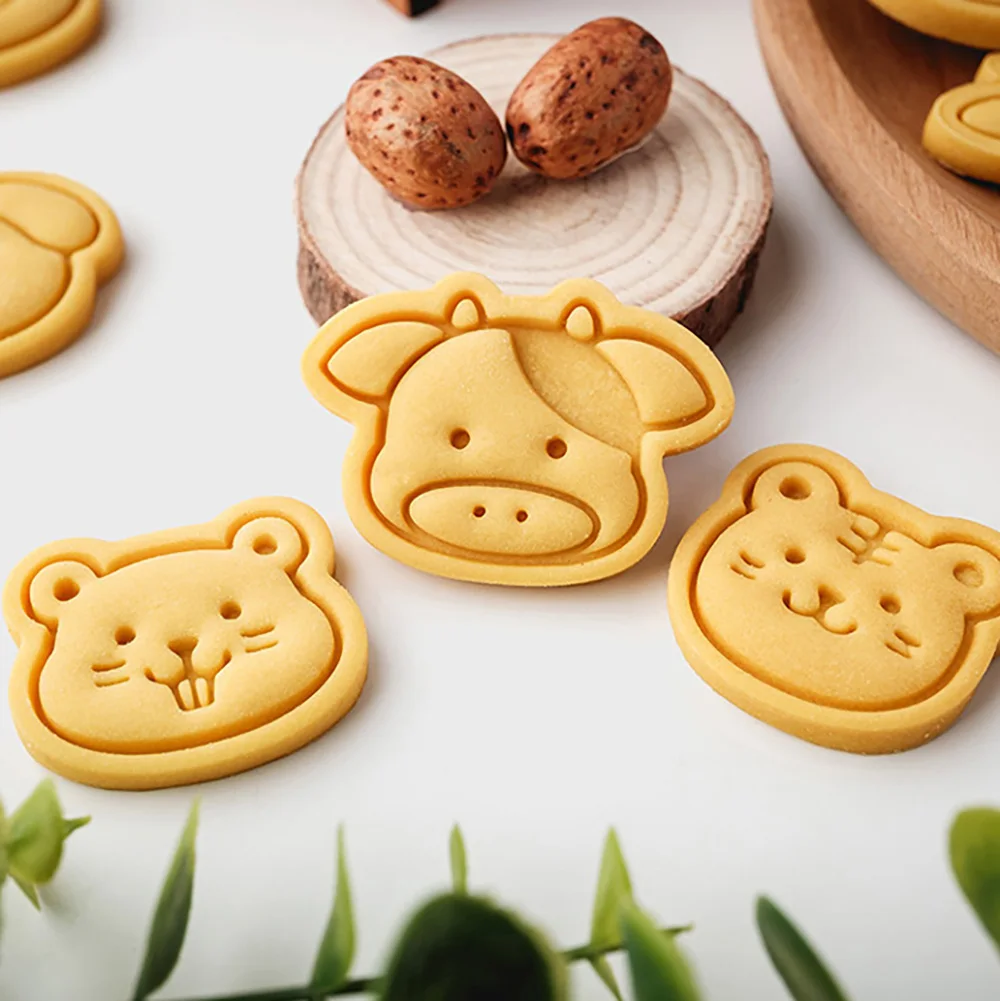 Description Picture 6 of itemCartoon Animal Cookie Mold 3D Cookie Molds Cutter Cake Decorating DIY Baking Tool
