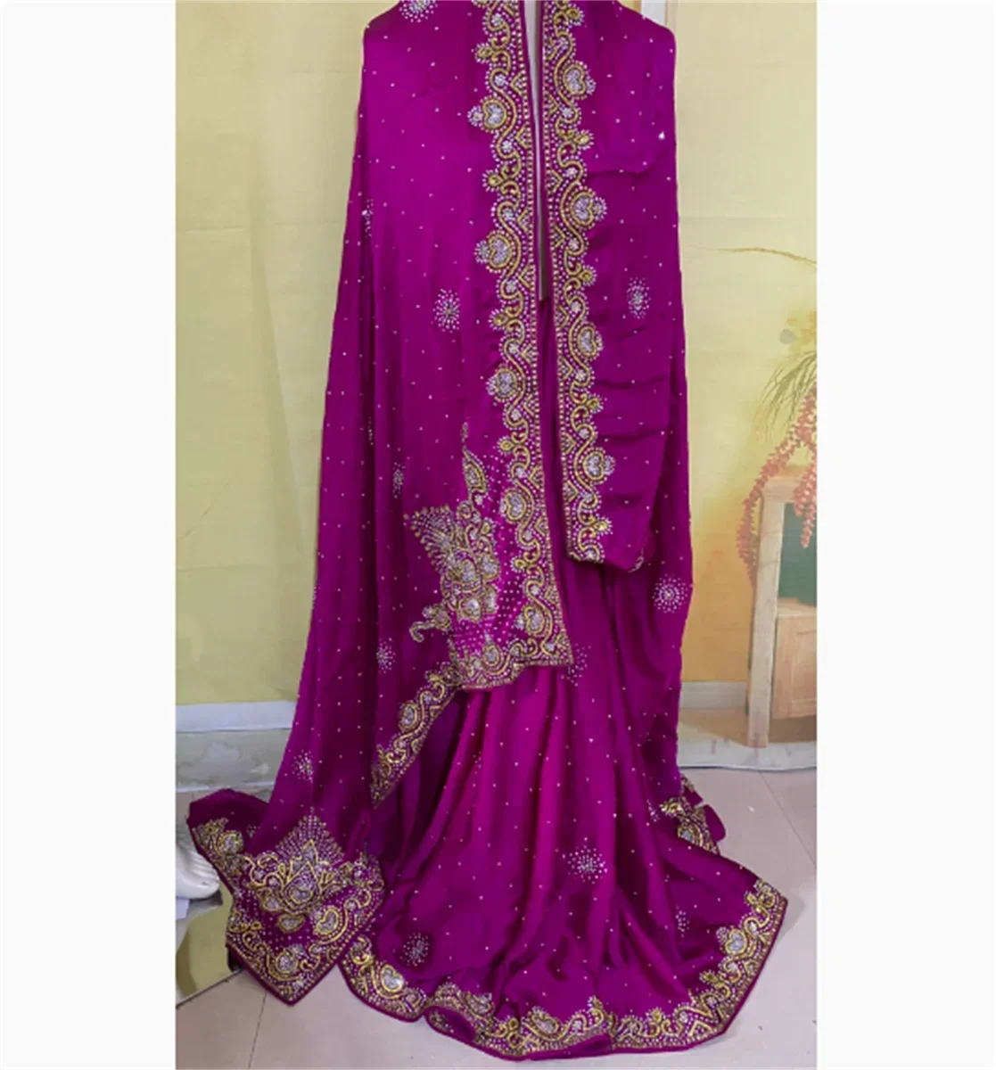 India Sari Nepal Thailand 6-meter Sari costume dress live broadcast featuring Sri Lanka's Grand Lengha