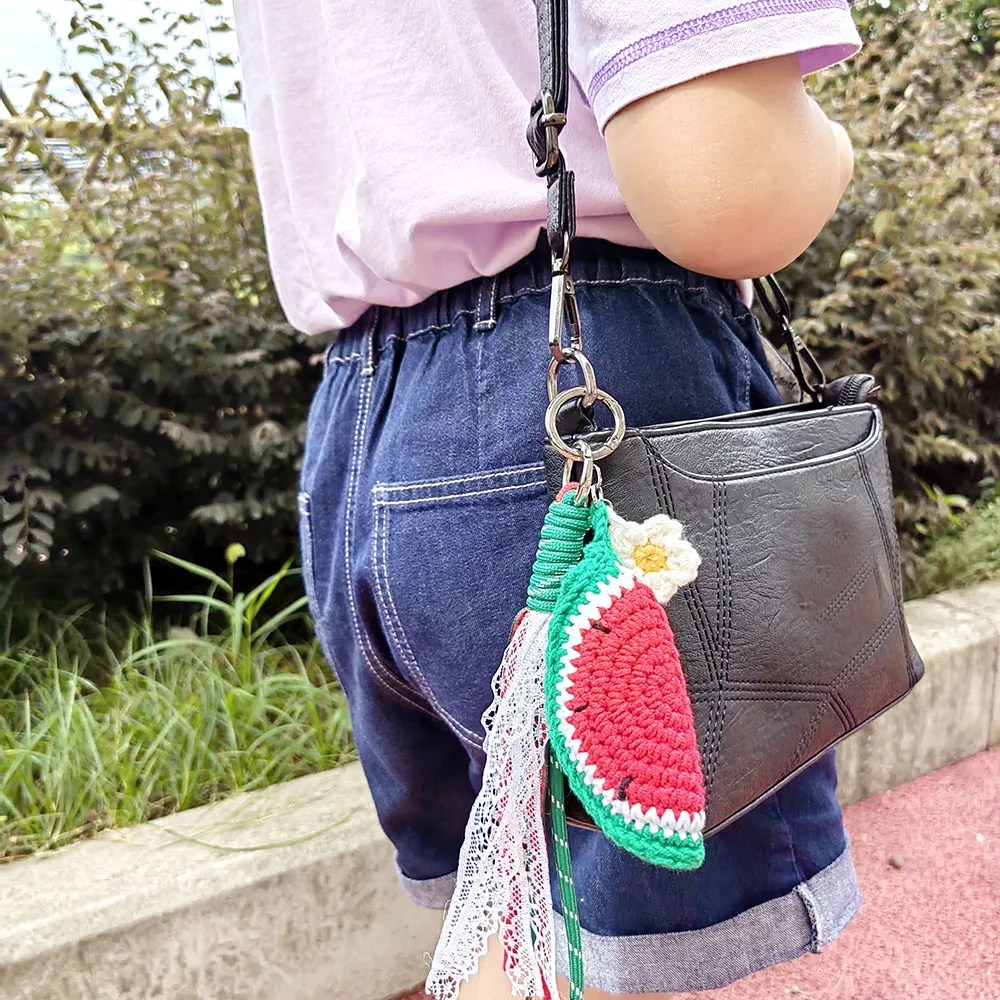 HUIDANG Obst-Schlüsselanhänger für Taschen, neu im Stricken, Wassermelone, Erdbeer-Taschenanhänger für Frauen, Taschenanhänger – Detail 4