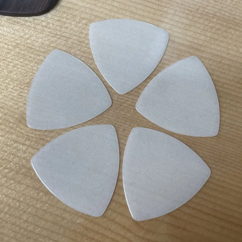 100pcs/lot Medium 0.71mm Celluloid Big Rounded Triangle Guitar Picks Glow in the Dark