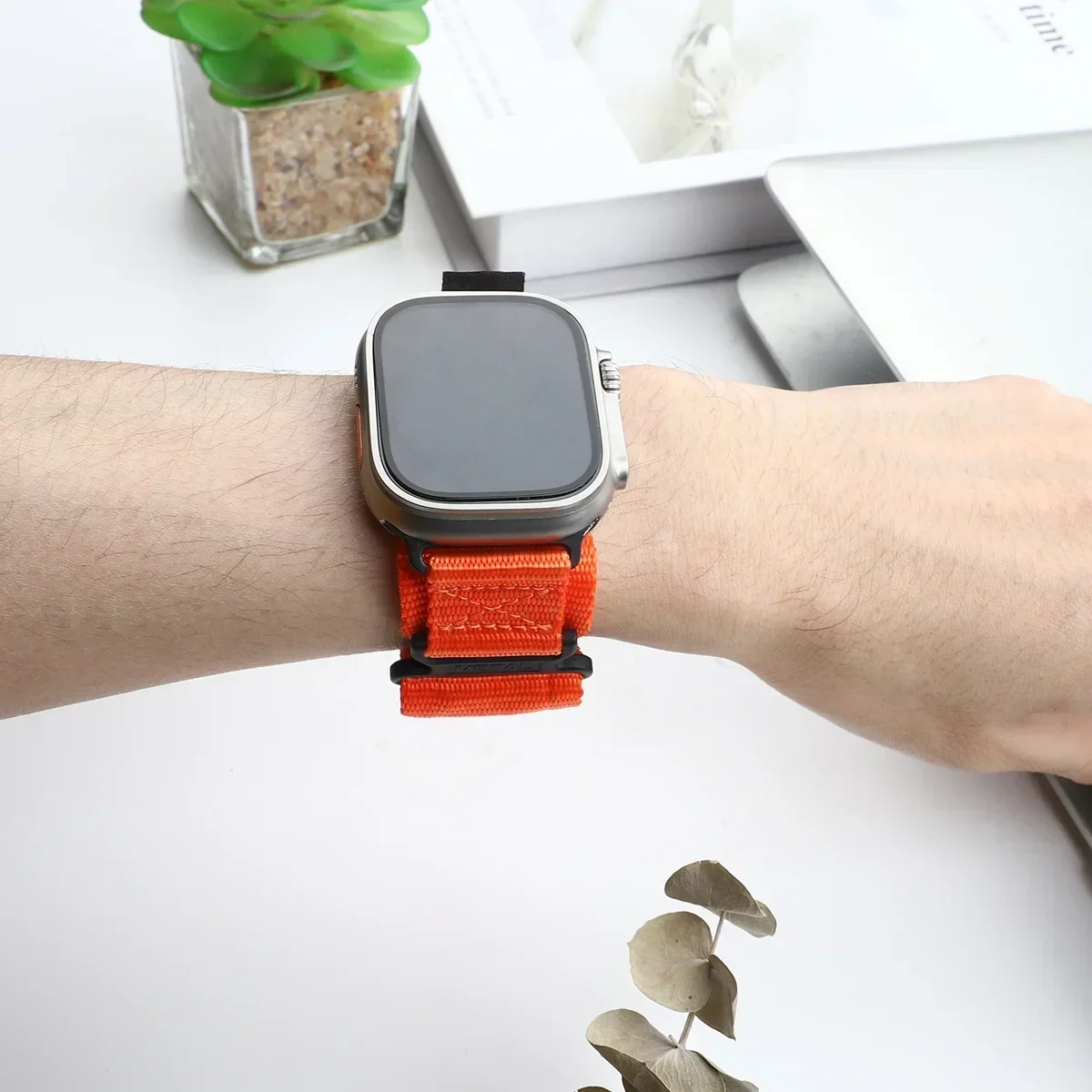 Nylon Woven Band for Smartwatch - Adjustable Fit, Stylish and Durable Design