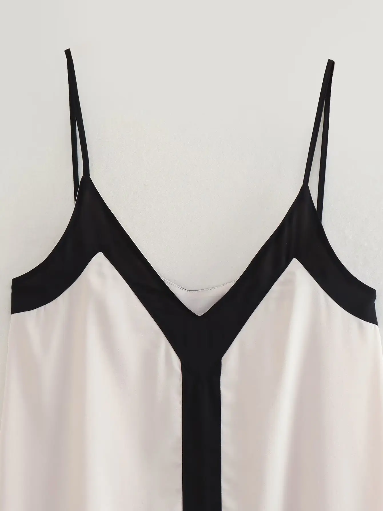 Patchwork Backless Halter Dress - Women's Sexy V-Neck Summer Party Maxi Gown