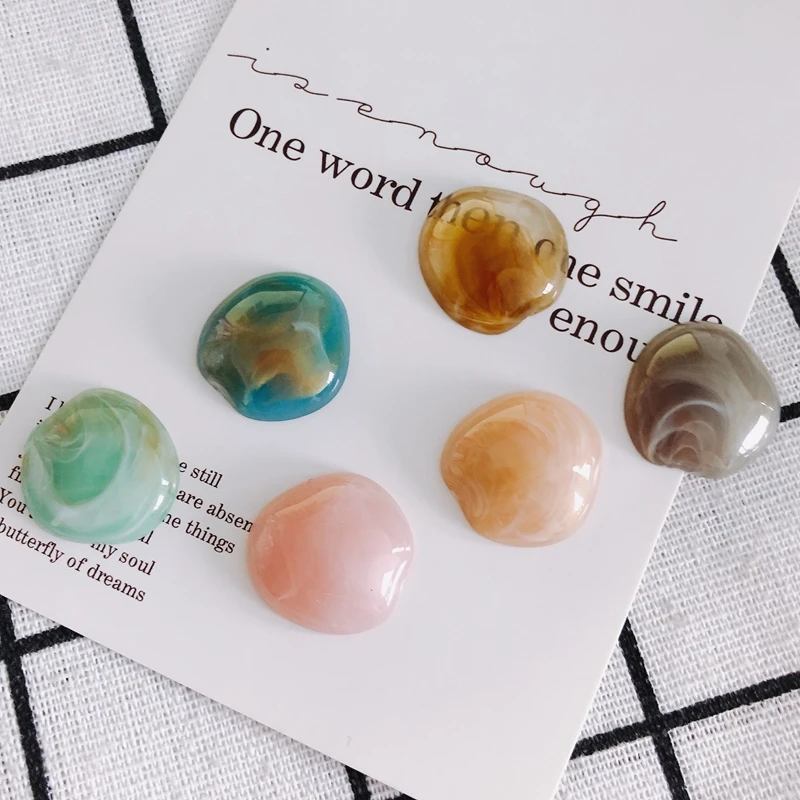 

Retro Blooming Round Flat Bottom Translucent Resin Patch Material Pendant DIY Jewelry Accessories Wholesale