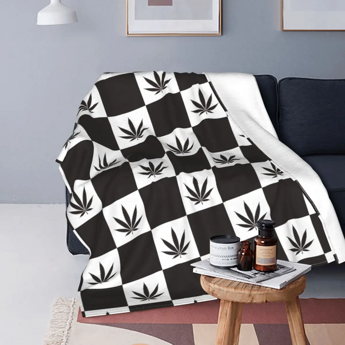 

Cannabis Leaf Checked Coral Fleece Plush Throw Blankets Marijuana Weed Blanket for Bedding Travel Lightweight Bedroom Quilt