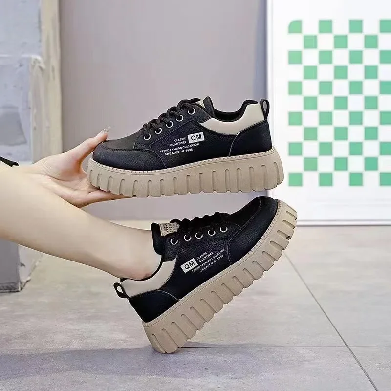 2024 Spring New Soft soled Sports Style Women's Versatile Board Shoes Thick soled Height Increasing Fashionable Casual Shoes 2