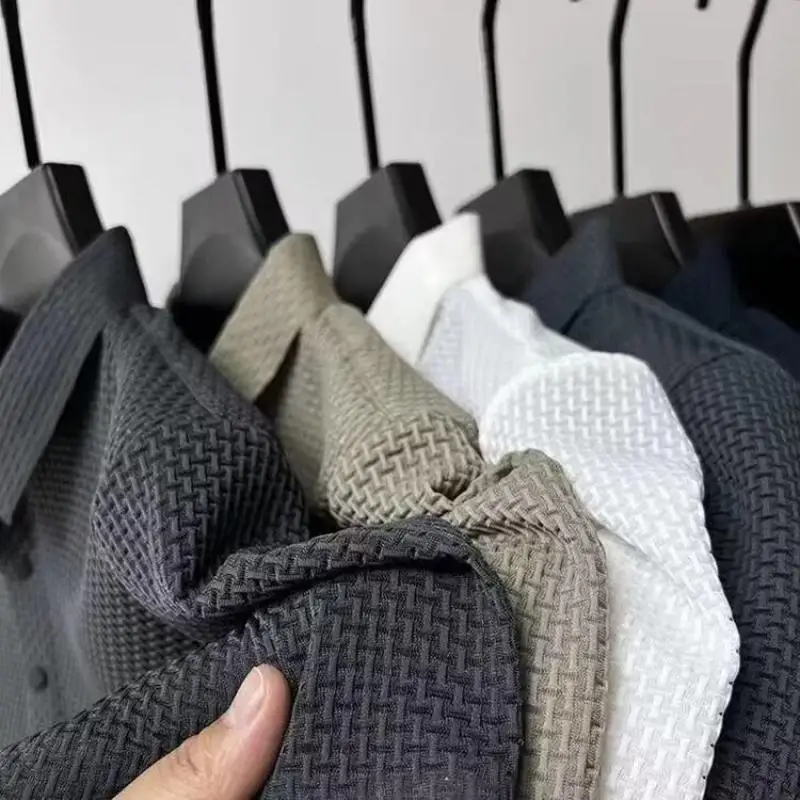 

Summer Ice Silk Quick Drying Polo Shirt Men's Jacquard Polo Collar Short Sleeved T-shirt High End Casual Men's Draping Top
