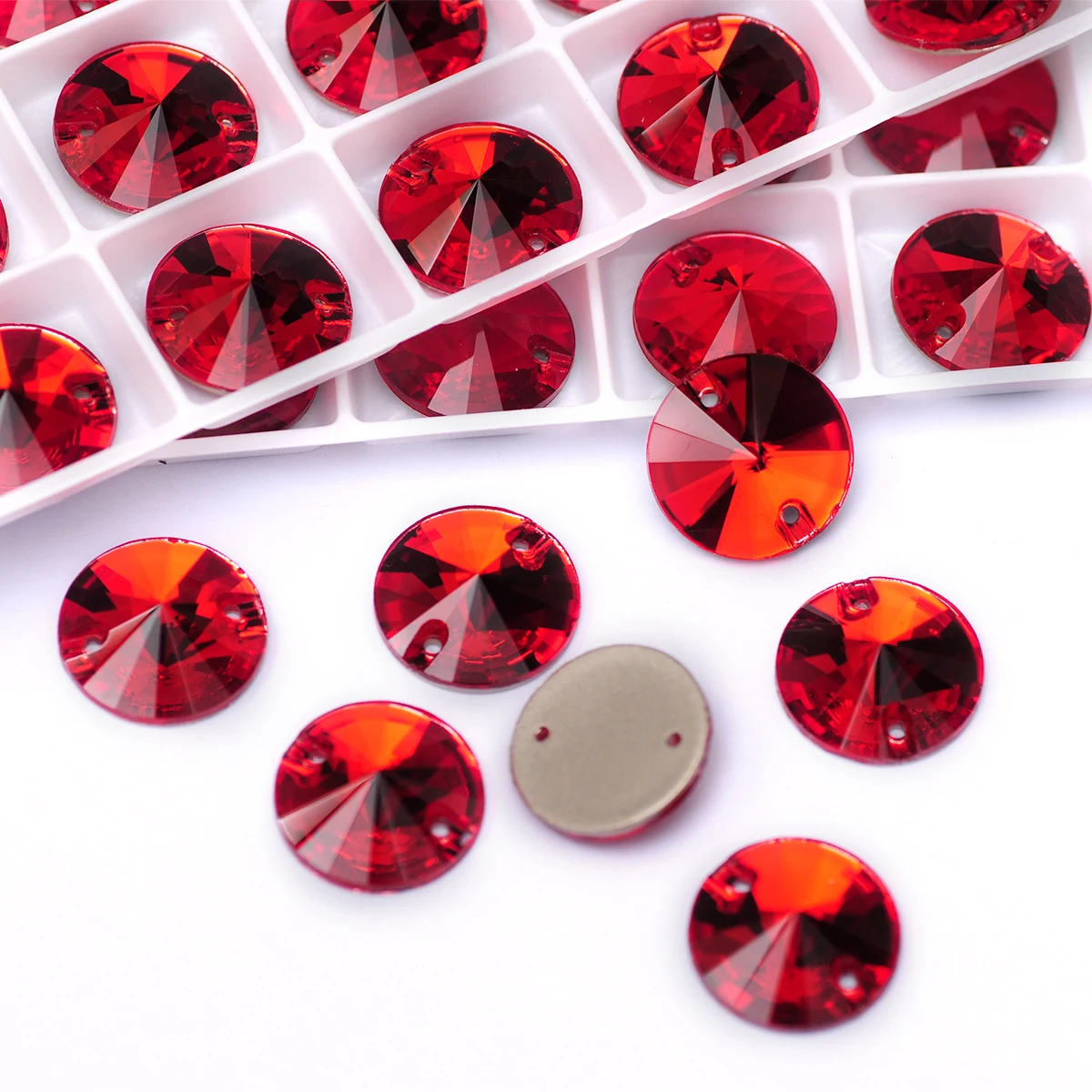 

Light Siam K9 3200 Rivoli Sew on Rhinestones Round Red Glass Crystal Rhinestones Appliques for Garment Dress Clothing