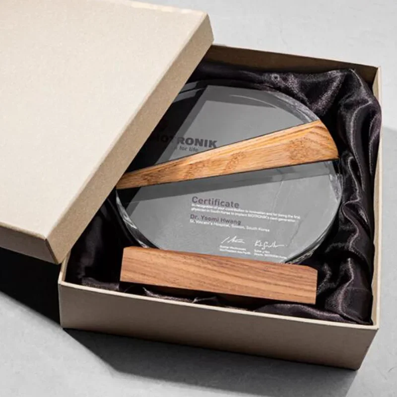 Customized Creative Solid Wood Crystal Trophy Honor Medal Premium Company Excellent Employee Souvenir Reward Home Decoration 1Pc