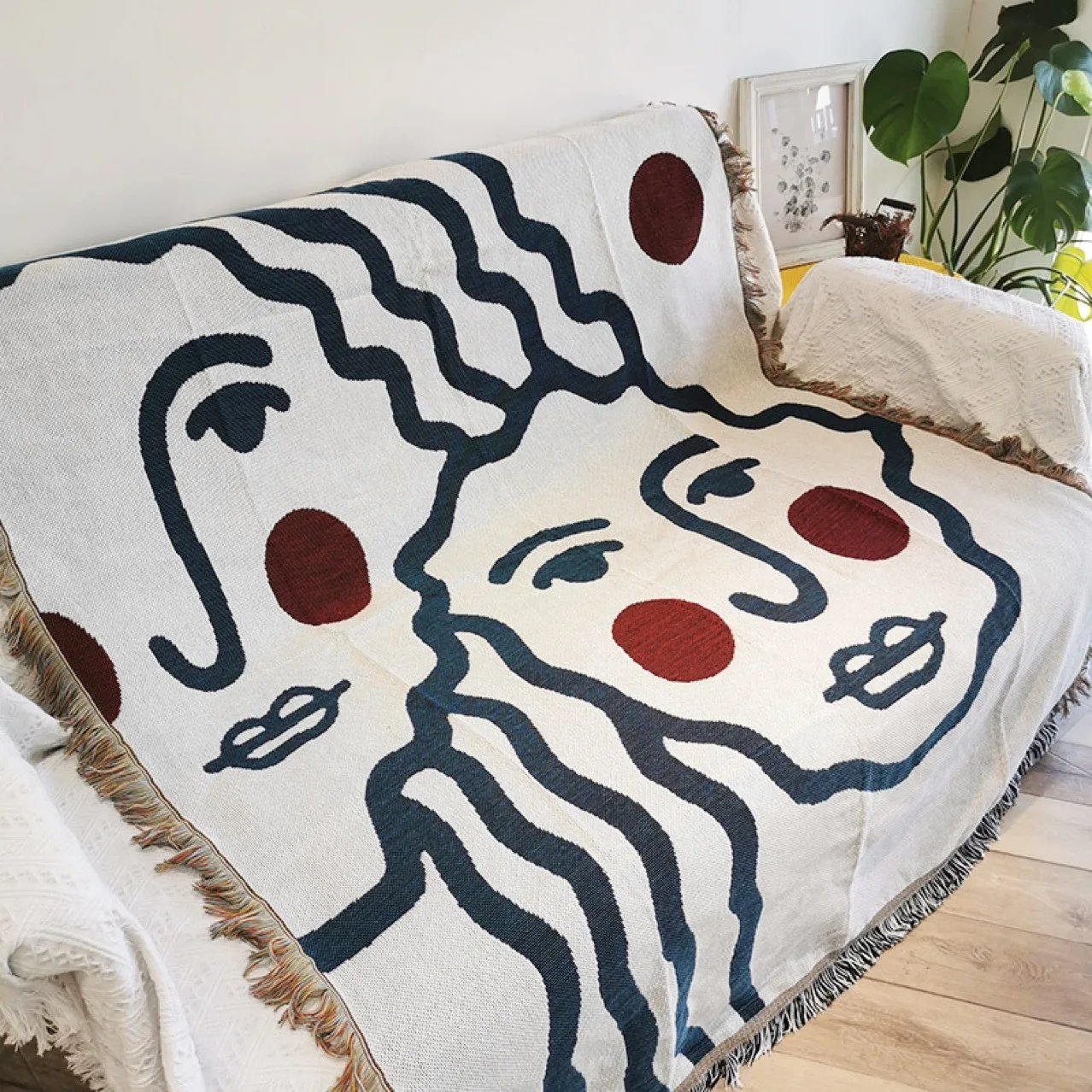 Description Picture 2 of itemTextile City Abstract Face Tassel Throw Blanket Ideal for Indoor Couch Decoration and Outdoor Picnics 130x160cm