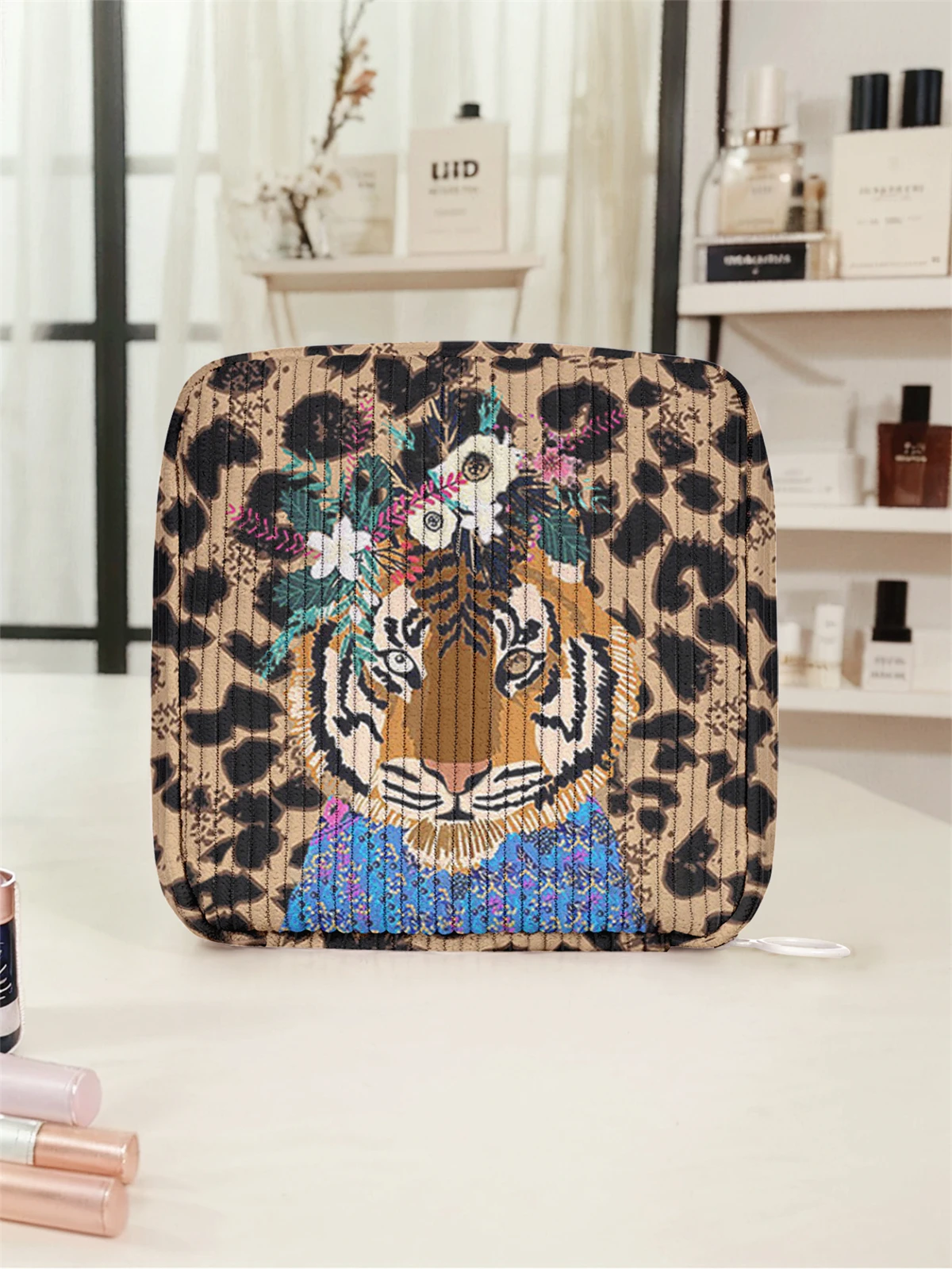 Leopard print sanitary napkin storage bag, women's lightweight tissue bag, sanitary tissue bag