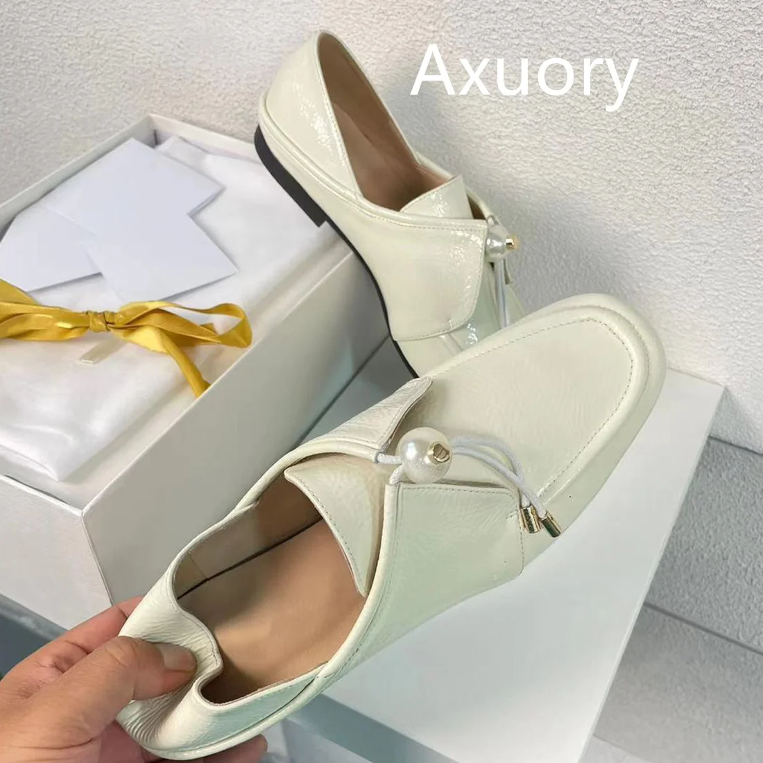 2023 New Women's Casual Leather Shoes Lacquer material Pearl Decoration Daily Shoe Nude shoes High Quality