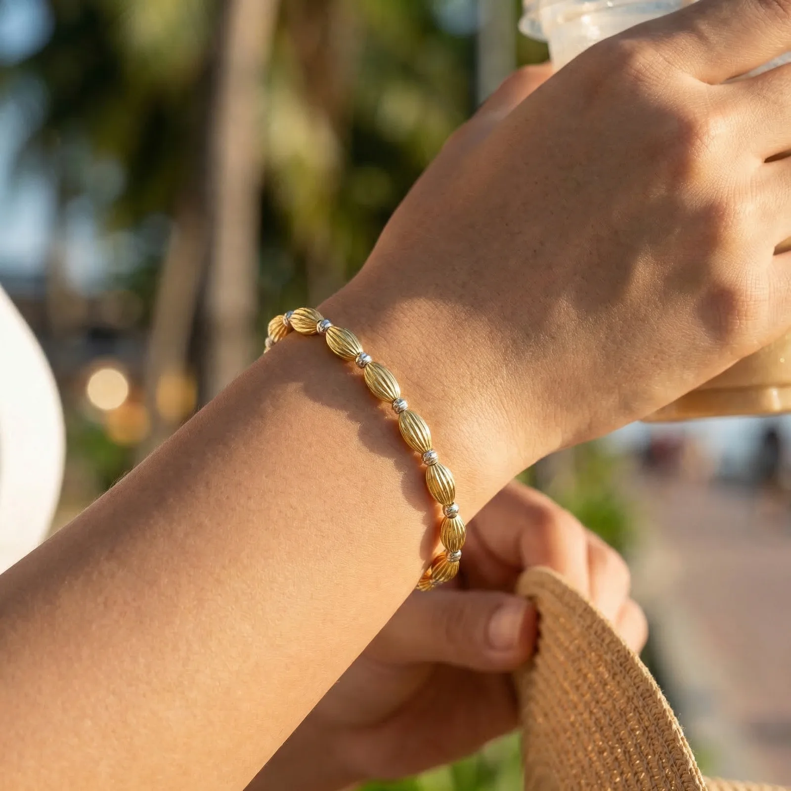 Vnox Vergoldetes Reisförmiges Kürbis-Perlen-Armband für Frauen, Edelstahl Braut-Hochzeits-Armbänder Wasserfestes Geschenk-Schmuckstück