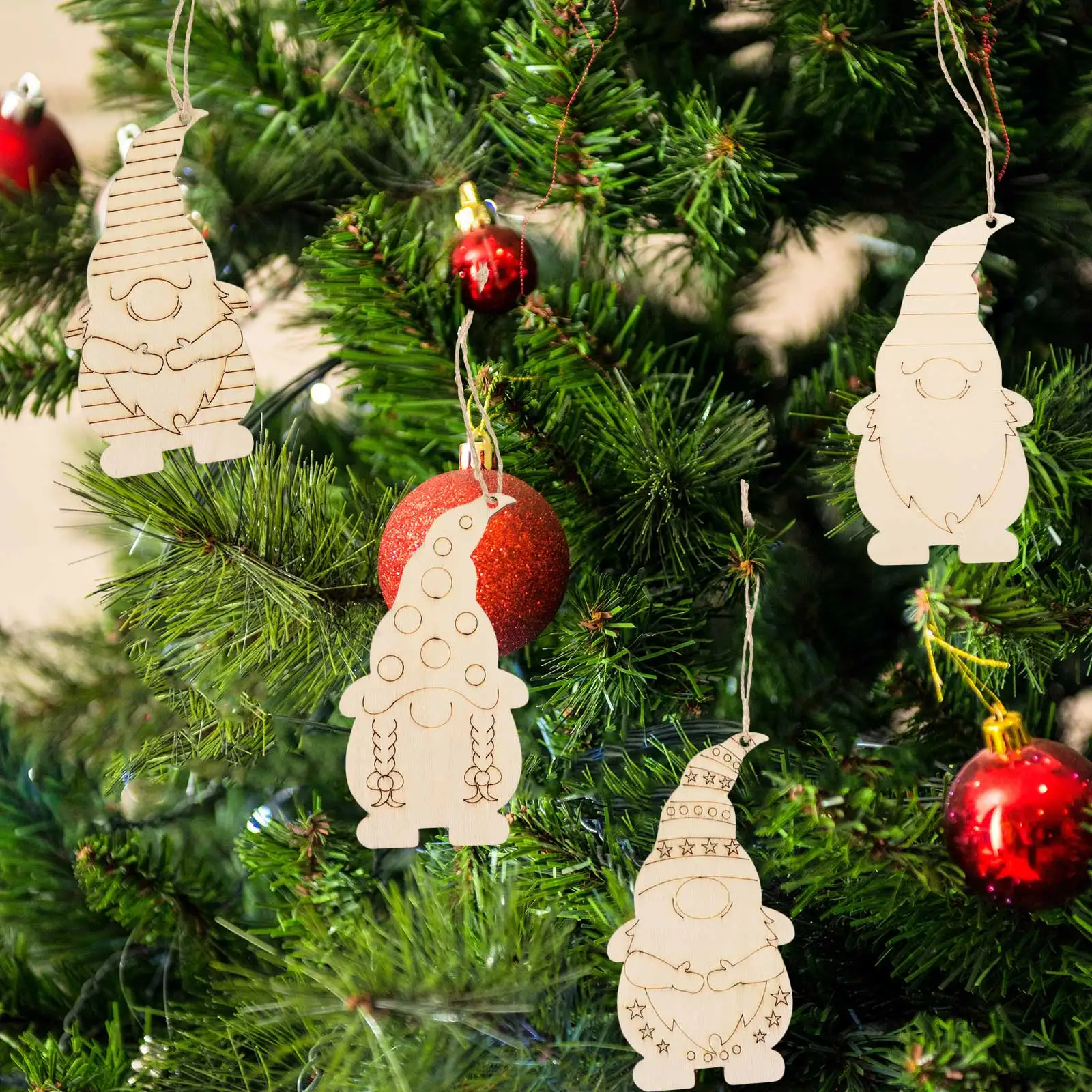 40PCS Wooden Christmas Gnome Wood Ornaments Unfinished Hanging Pendant Cutouts Slices Tree Elf Shapes Crafts Gnomes Decoration