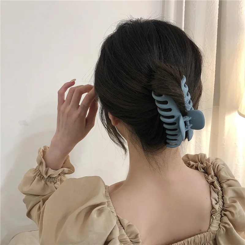 2022 Korean Solid Big Hair Claws Elegant Frosted Acrylic Hair Clips Hairpins Barrette Headwear for Women Girls Hair Accessories hair bow for ladies